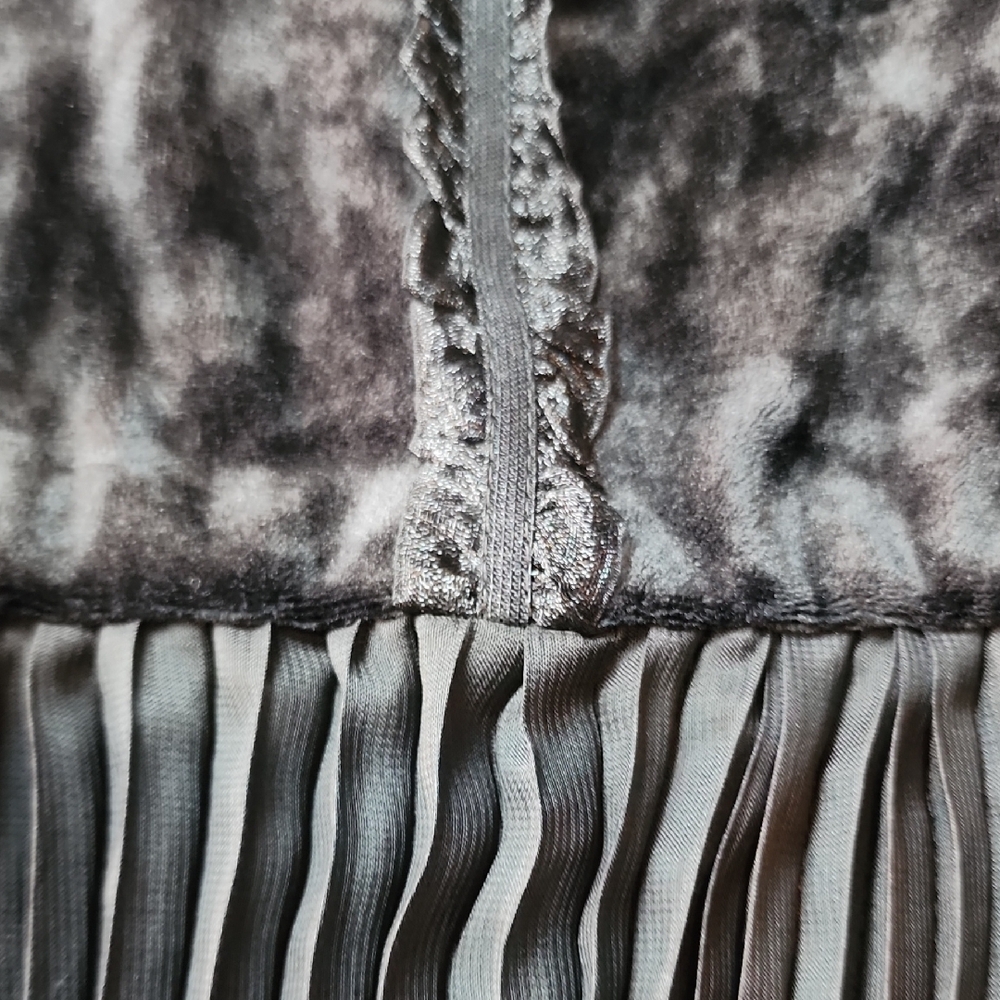 THE PYRAMID COLLECTION | Black Velvet Lace Goth Pleated Bell Sleeve Top | 3X - Picture 12 of 12